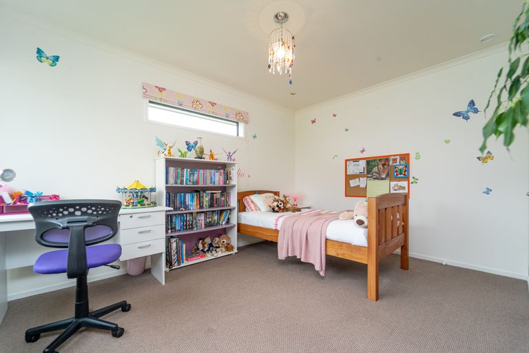 Photo of property in 27 Carrington Drive, Carterton, 5713