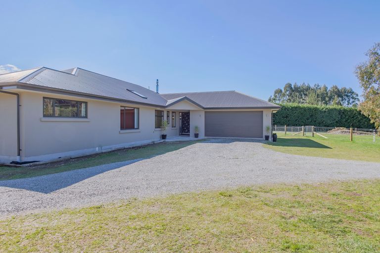 Photo of property in 16 Oak Street, Orari, Geraldine, 7992