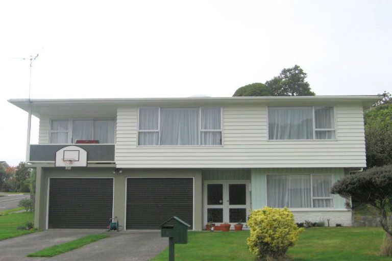 Photo of property in 1 Saint Annes Square, Tawa, Wellington, 5028