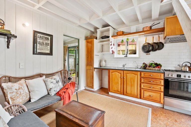 Photo of property in 1042 Ngunguru Road, Kiripaka, Whangarei, 0173