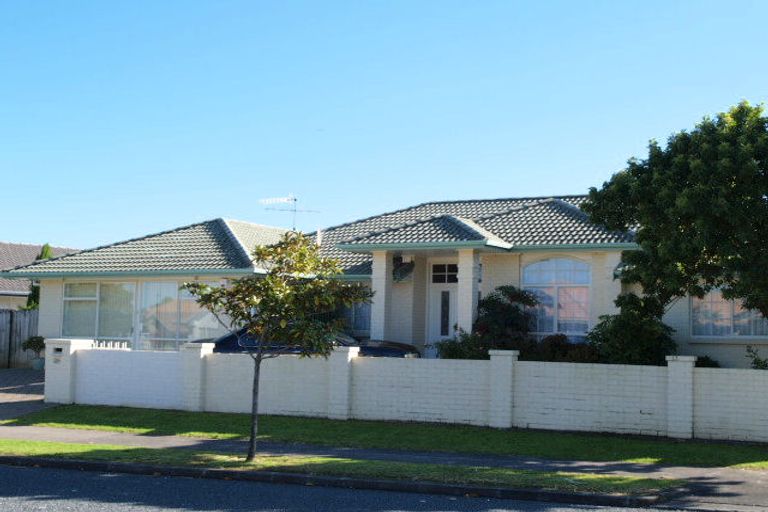 Photo of property in 35 Millhouse Drive, Northpark, Auckland, 2013