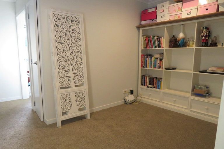 Photo of property in 8 Frank Gill Road, Hobsonville, Auckland, 0616