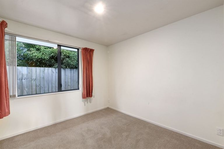 Photo of property in 2 Anglesea Avenue, Parklands, Christchurch, 8083