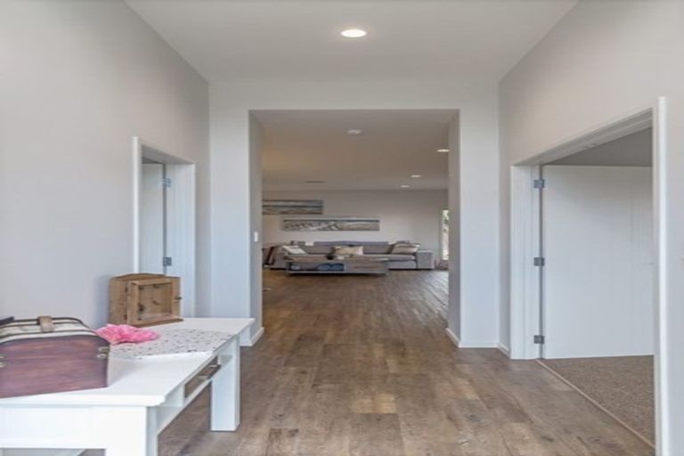 Photo of property in 31 Outlook Terrace, Silverdale, 0932