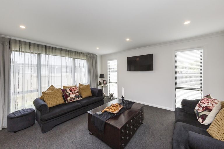 Photo of property in 5 Freedom Drive, Kelvin Grove, Palmerston North, 4414