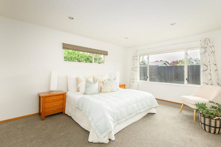 Photo of property in 8 Fieldmoor Place, Parklands, Christchurch, 8083
