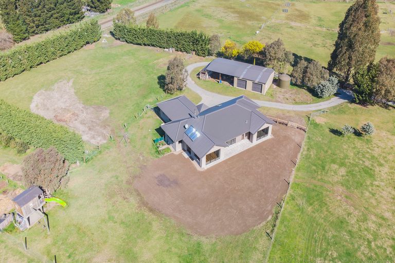 Photo of property in 16 Oak Street, Orari, Geraldine, 7992