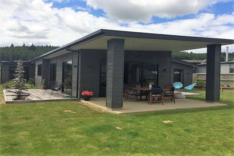 Photo of property in 9 Centre Crescent, Wanaka, 9305