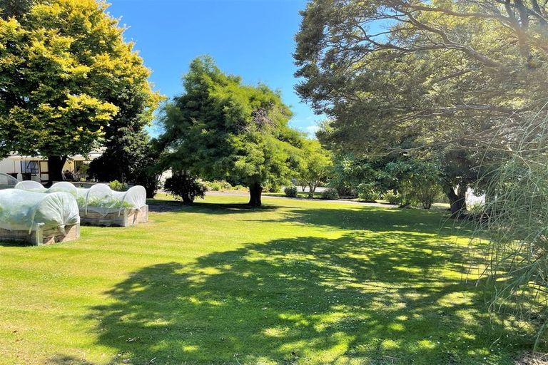 Photo of property in 11 Stuart Street, Owaka, 9535