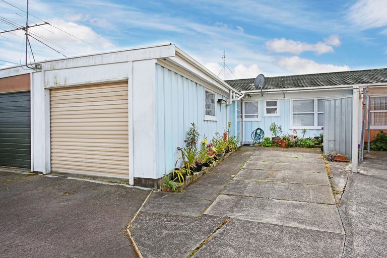 Photo of property in 2/41 Wood Street, Papakura, 2110