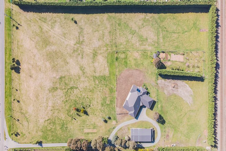 Photo of property in 16 Oak Street, Orari, Geraldine, 7992