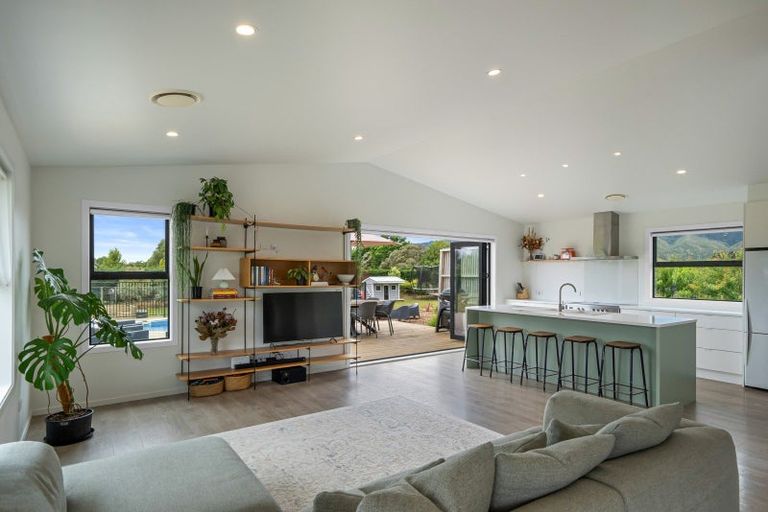 Photo of property in 49 Wakefield Road, Levin, 5571