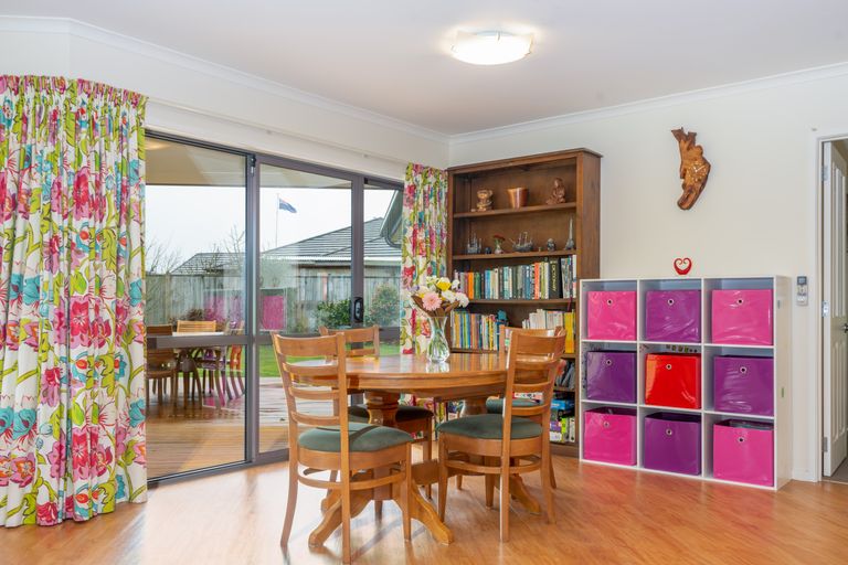 Photo of property in 27 Carrington Drive, Carterton, 5713