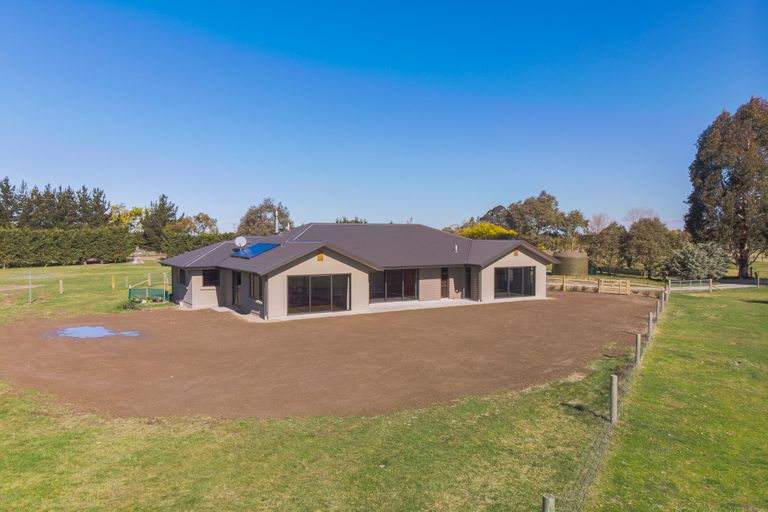 Photo of property in 16 Oak Street, Orari, Geraldine, 7992