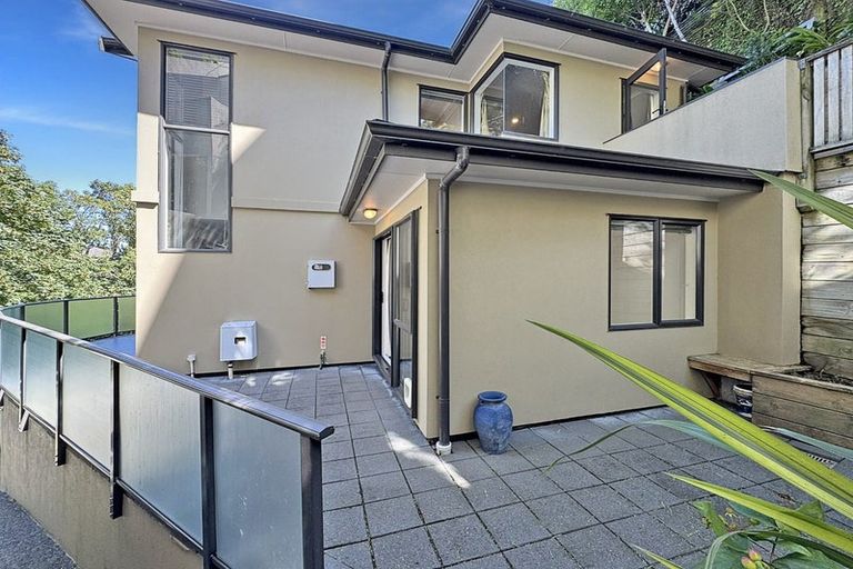 Photo of property in 5 Bank Road, Northland, Wellington, 6012