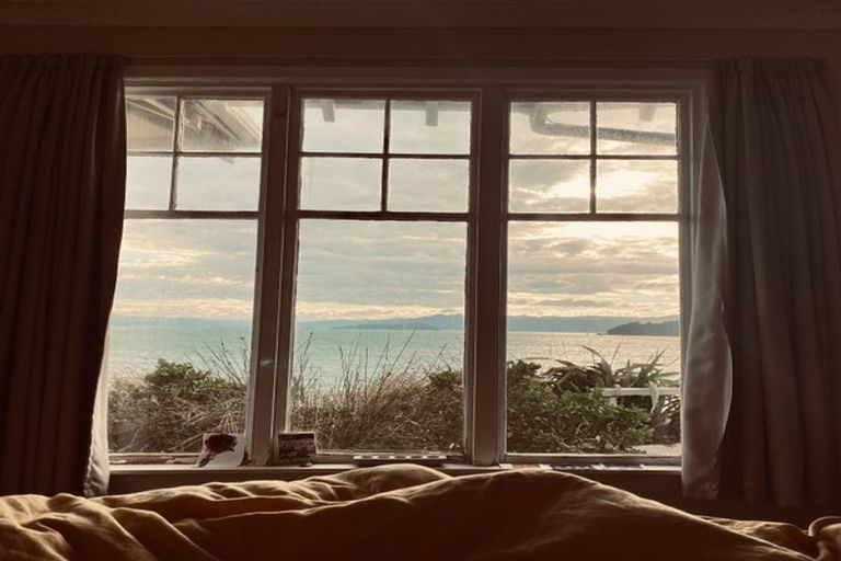 Photo of property in 70 Evans Bay Parade, Roseneath, Wellington, 6021