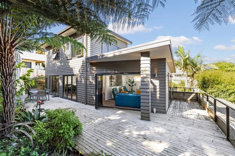 Photo of property in 21 Mariners View Road, Beach Haven, Auckland, 0626