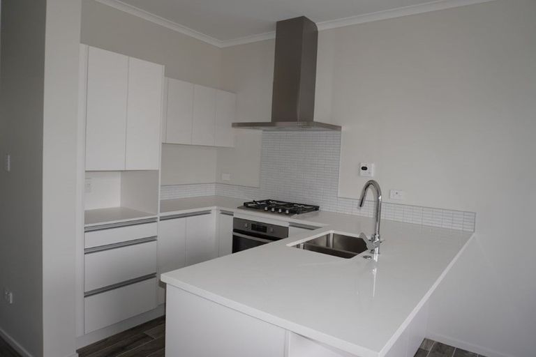 Photo of property in 16 Wai Place, Westgate, Auckland, 0614