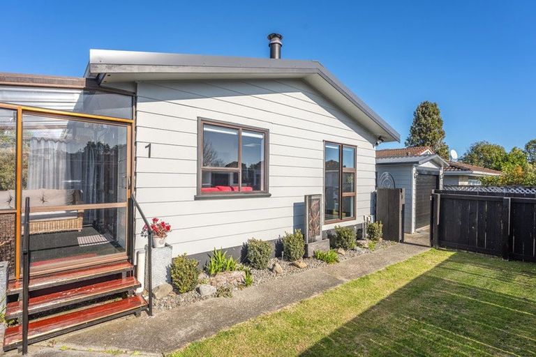 Photo of property in 14 Hurley Road, Paraparaumu Beach, Paraparaumu, 5032