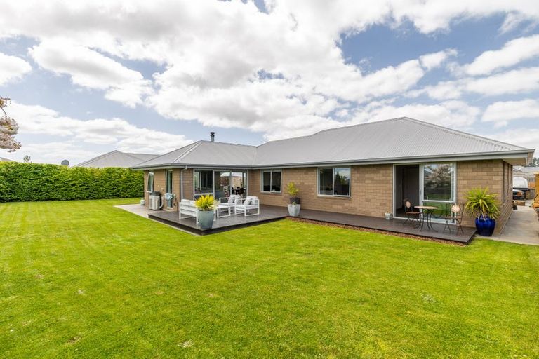 Photo of property in 13 Loeb Place, Rolleston, 7614