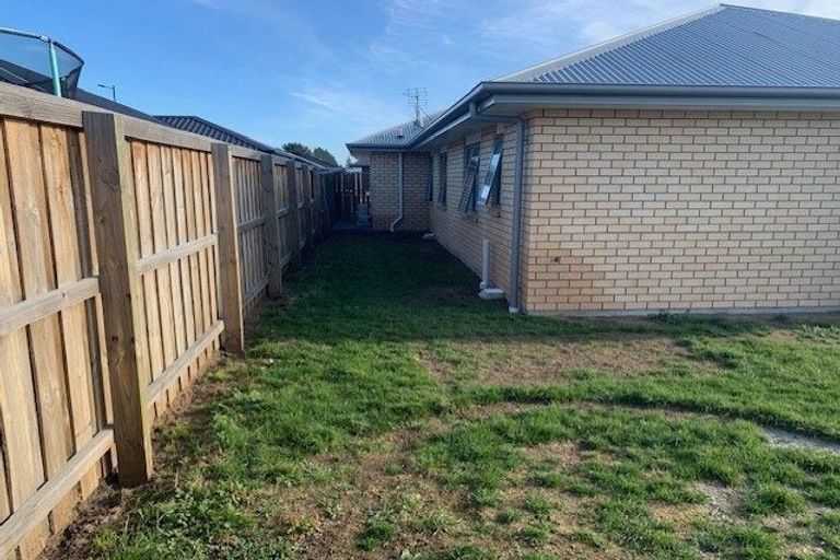 Photo of property in 17 Broadway Parade, Rolleston, 7615