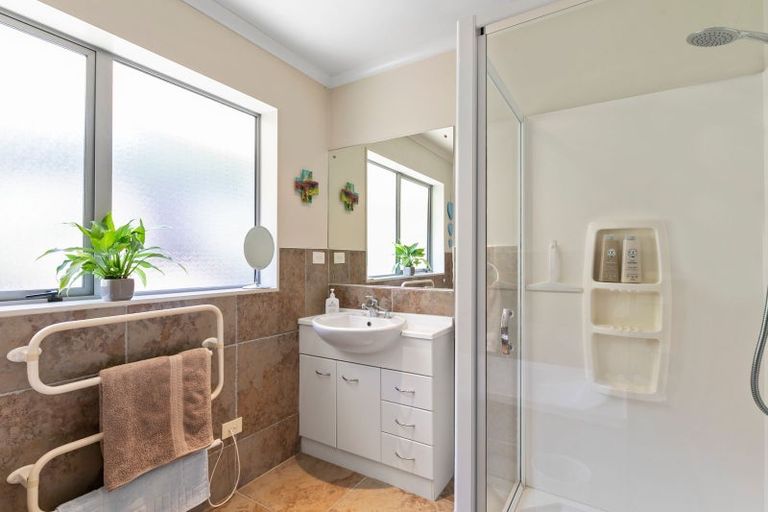 Photo of property in 600 Great South Road, Rosehill, Papakura, 2113