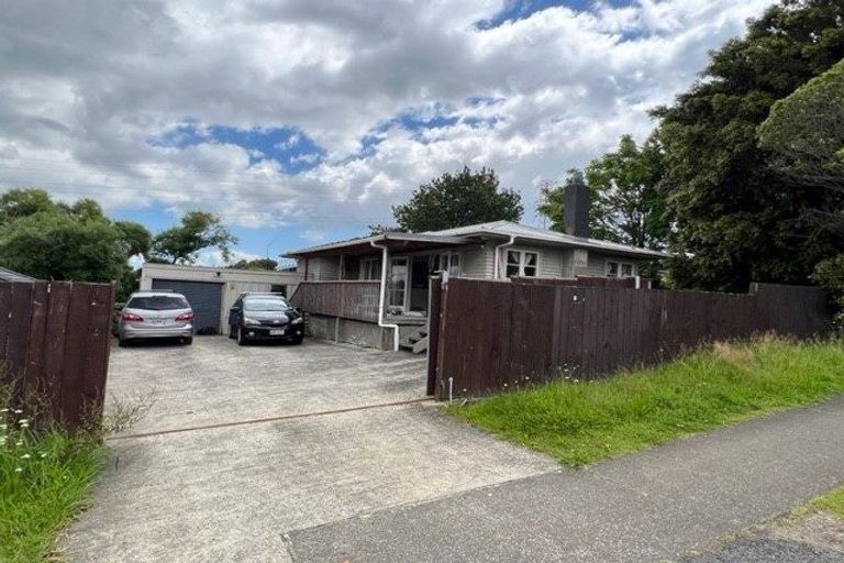 Photo of property in 1 Shifnal Drive, Randwick Park, Auckland, 2105