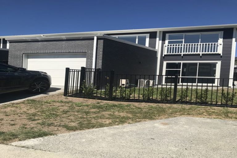 Photo of property in 60 Karepiro Drive, Stanmore Bay, Whangaparaoa, 0932