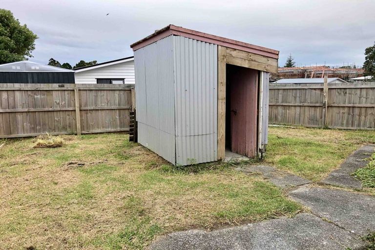 Photo of property in 4 Fernhaven Place, Massey, Auckland, 0614