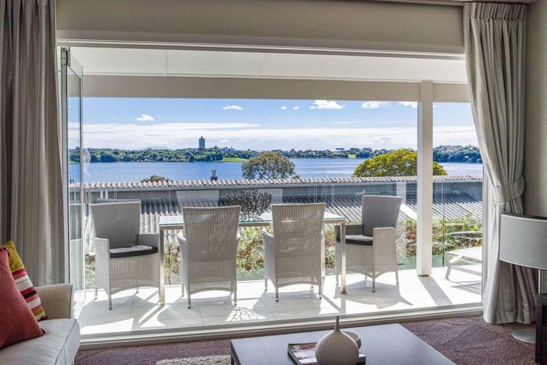 Photo of property in 4/29 Pupuke Road, Takapuna, Auckland, 0622