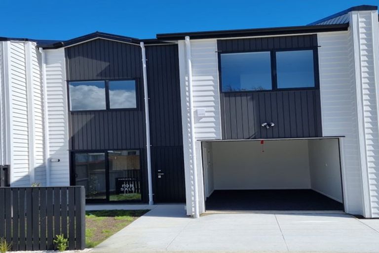 Photo of property in 12b Windrush Close, Mangere, Auckland, 2022
