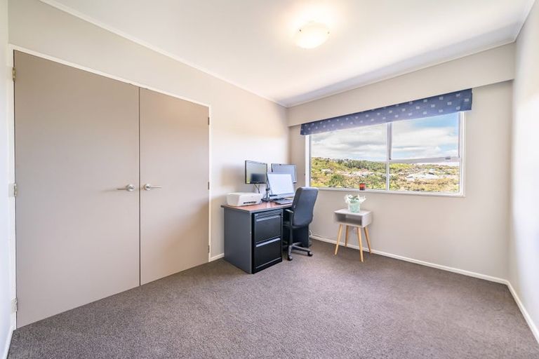 Photo of property in 11 Moray Place, Papakowhai, Porirua, 5024