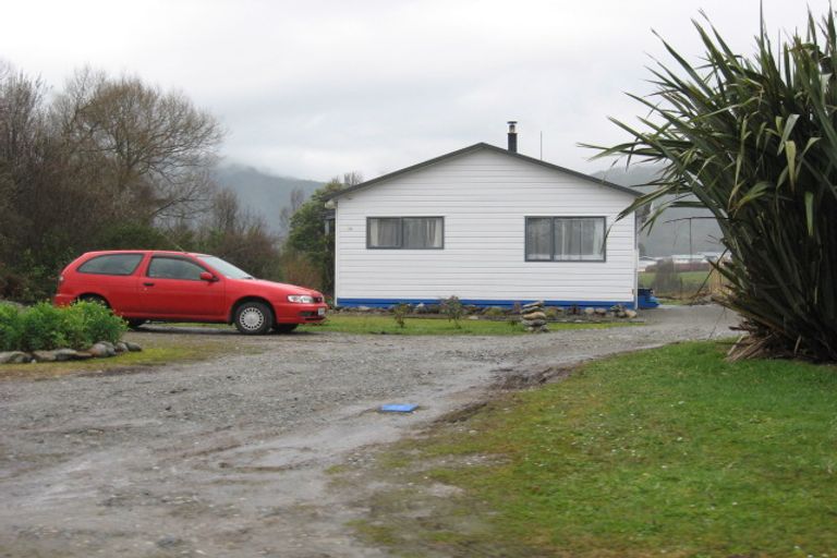 Photo of property in 19 Wainui Street, Dobson, Greymouth, 7805