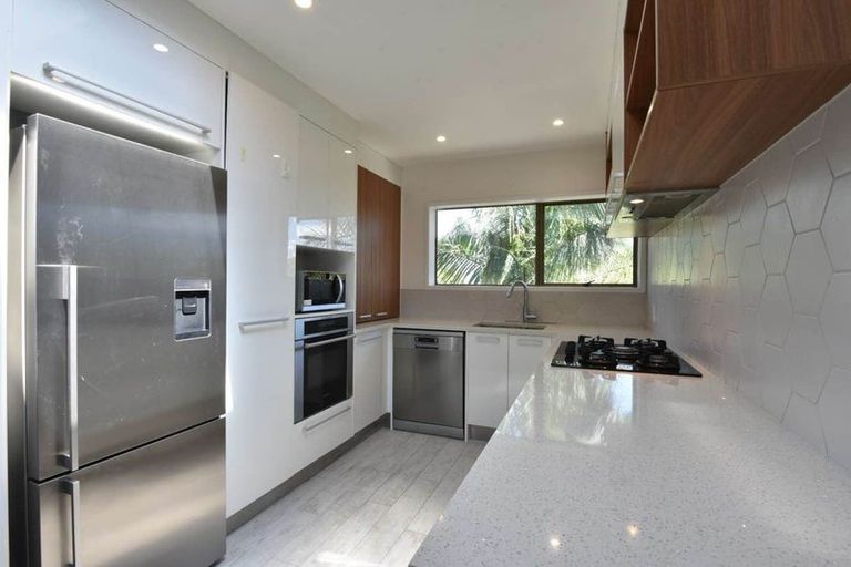 Photo of property in 1/17 Mizpah Road, Waiake, Auckland, 0630