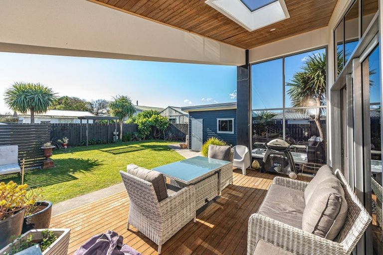 Photo of property in 3 Kamahi Street, Castlecliff, Whanganui, 4501