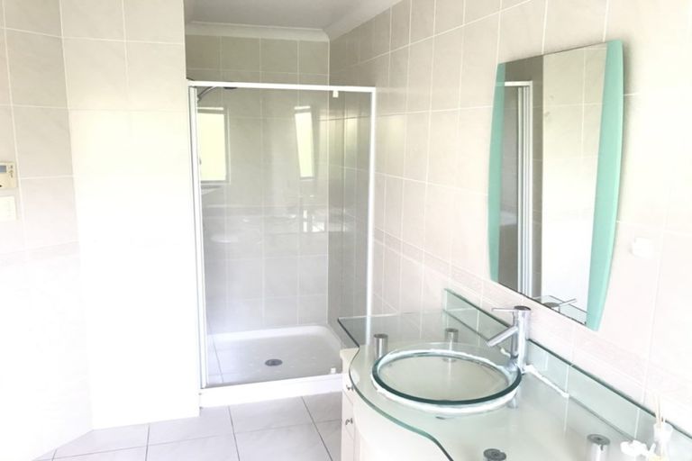 Photo of property in 132 Hugh Green Drive, Pinehill, Auckland, 0632