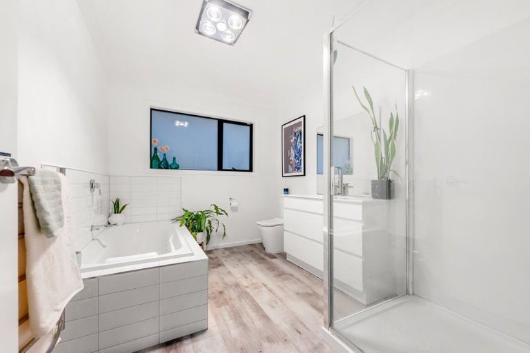 Photo of property in 42 Buddle Road, Wallaceville, Upper Hutt, 5018