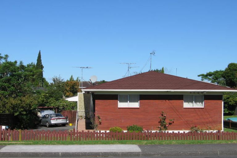Photo of property in 1/71 Hepburn Road, Glendene, Auckland, 0602