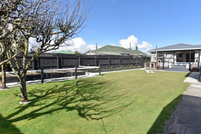 Photo of property in 32 Reynolds Avenue, Bishopdale, Christchurch, 8053