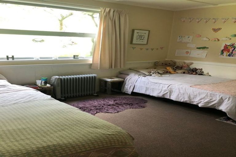 Photo of property in 32 Domain Crescent, Muriwai, Waimauku, 0881