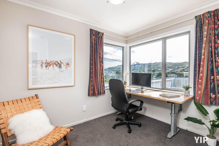 Photo of property in 5 Hallewell Crescent, Johnsonville, Wellington, 6037