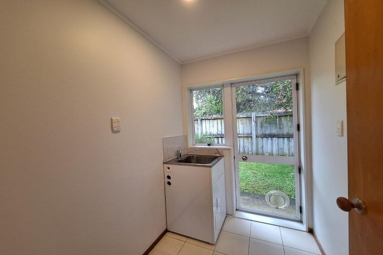 Photo of property in 1/73 Royal View Road, Te Atatu South, Auckland, 0610