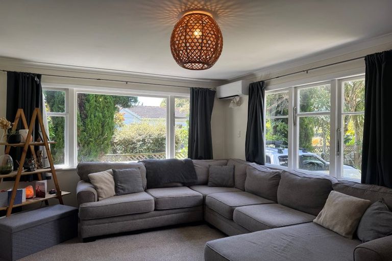 Photo of property in 11 Moa Road, Raumati Beach, Paraparaumu, 5032