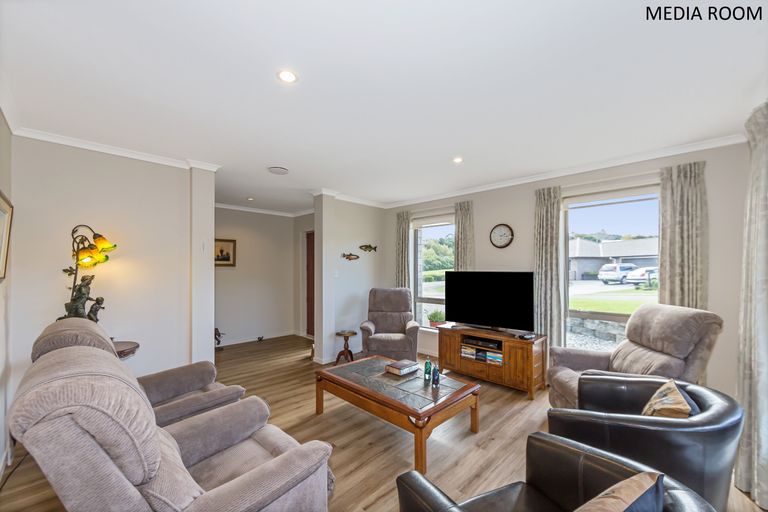 Photo of property in 4 Clifton Lane, Snells Beach, 0920