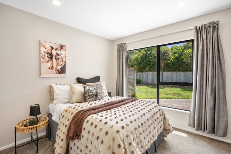 Photo of property in 10 Lorna Irene Drive, Raumati South, Paraparaumu, 5032