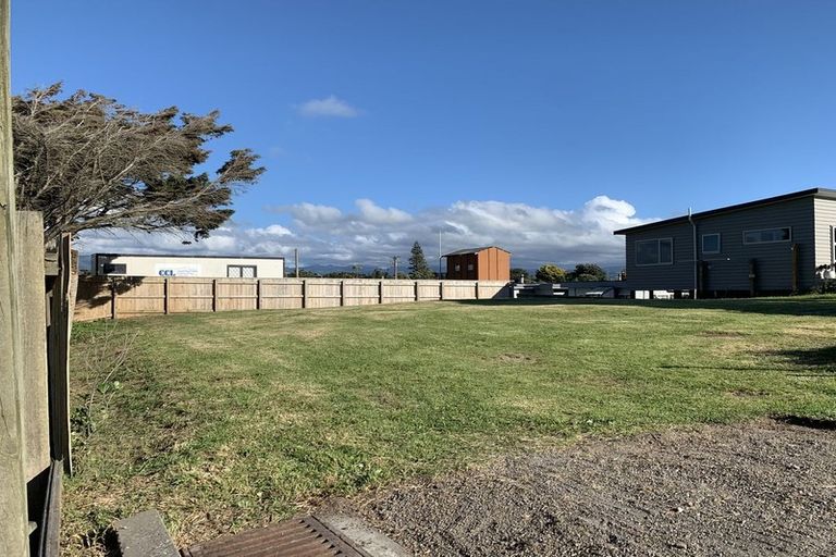 Photo of property in 64a Marine Parade, Otaki Beach, Otaki, 5512