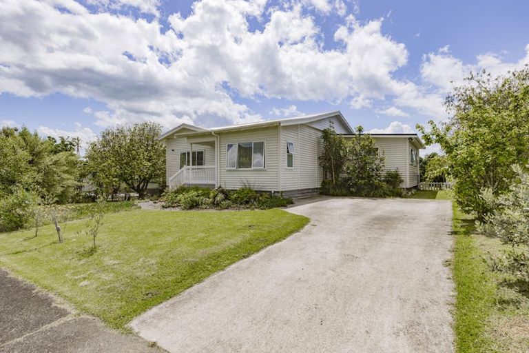 Photo of property in 9 Banks Road, Kawakawa Bay, Papakura, 2585
