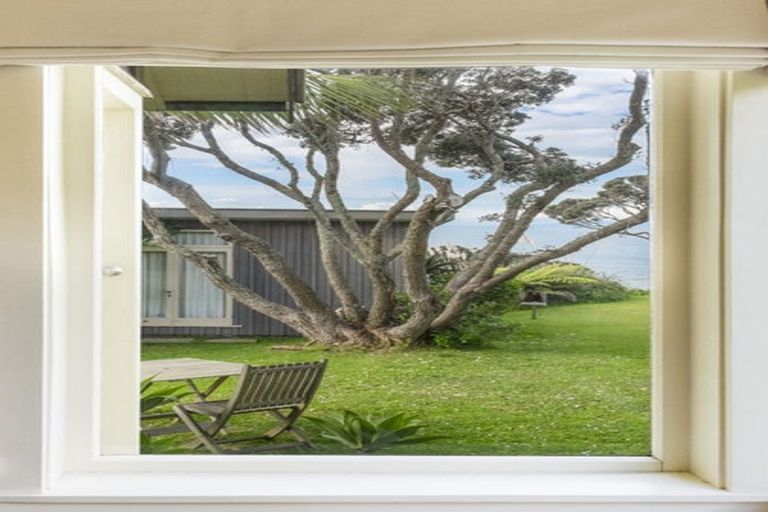 Photo of property in 27 Bournemouth Terrace, Murrays Bay, Auckland, 0630