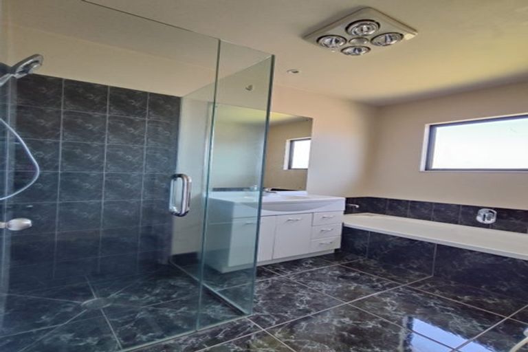 Photo of property in 1 Ellenbury Place, Stanmore Bay, Whangaparaoa, 0932