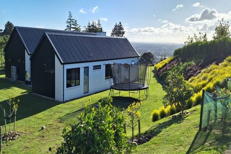 Photo of property in 46 Harry Dreadon Road, Opaheke, Papakura, 2584